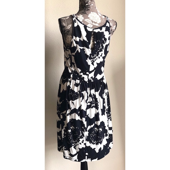 EUC LOFT navy and white floral sleeveless midi🌷 - Picture 3 of 4